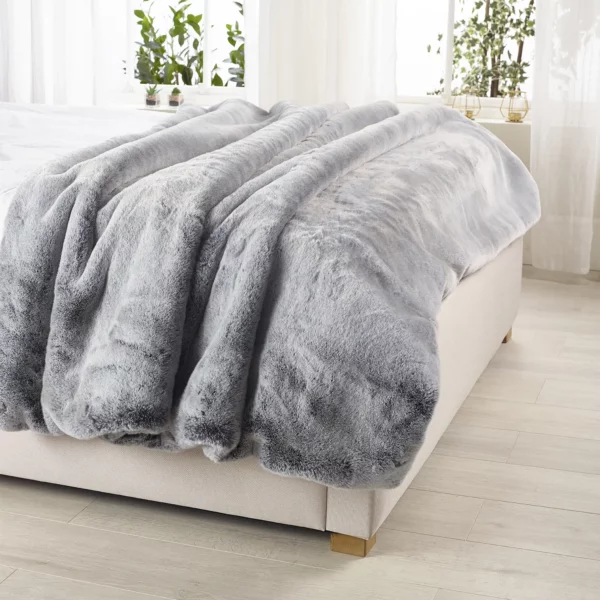 Alaska Fox Faux Fur Throw