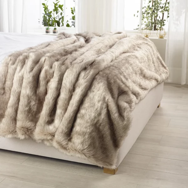 Siberian Wolf Faux Fur Throw